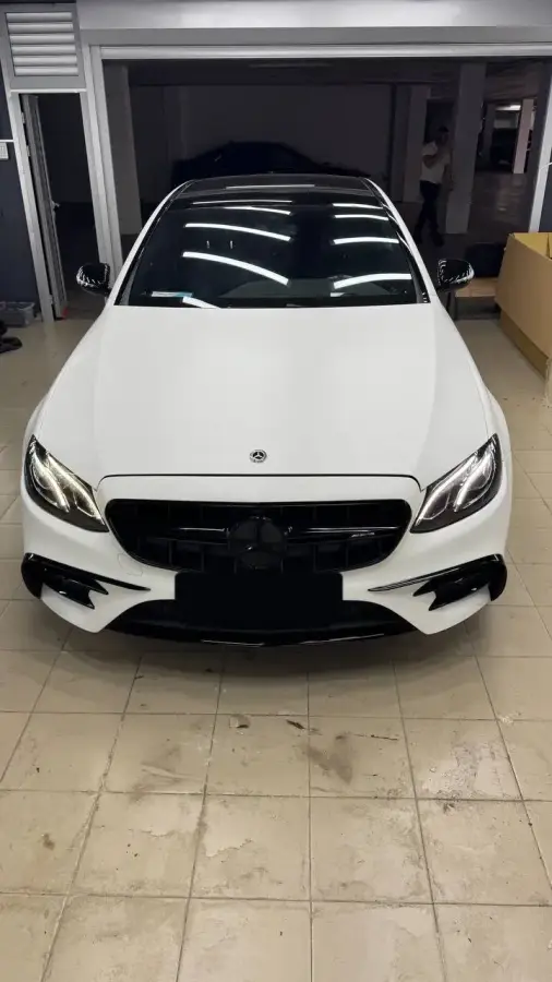 Mercedes-Benz E-Class AMG, Hexis Frozen White